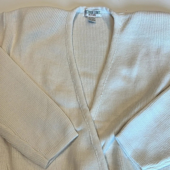 Victoria Jones - vintage petite medium, white cropped cardigan - Picture 5 of 8